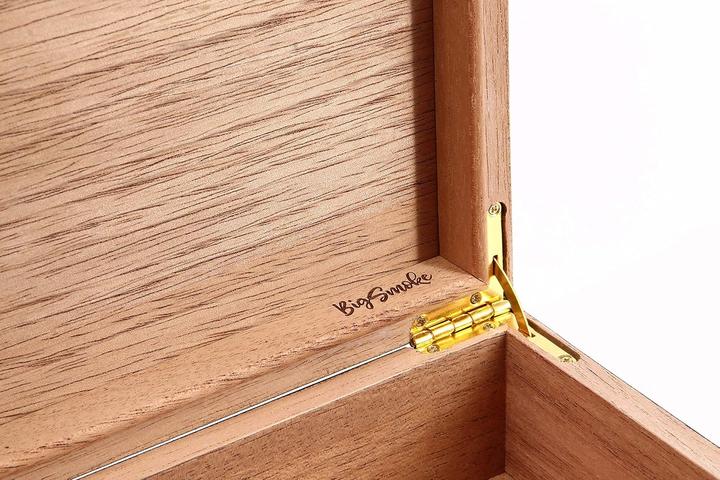 Actual product image Big Smoke Humidor brown, humidifier, hygrometer, one divider, 30 cig (30)
