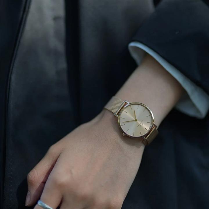Actual product image Daniel Wellington Classic Petite Unitone Gold (28 mm) (Analogue wristwatch, 28 mm)