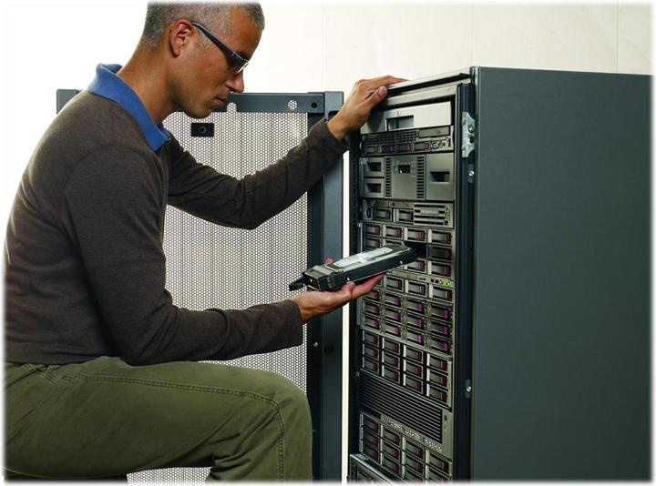 Actual product image HPE StoreEver MSL2024 0-drive Tape Library