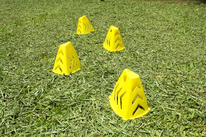Produktbild Sport-Thieme Markierungskegel-Set Richtung