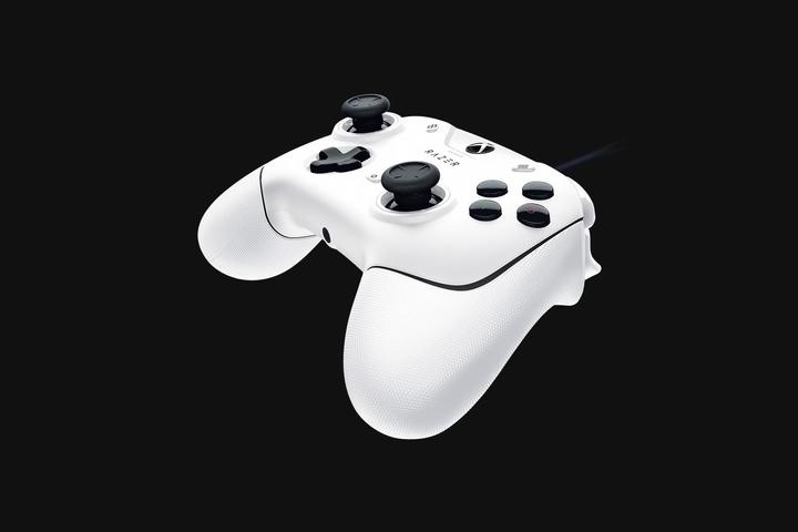 Actual product image Razer Wolverine V2 (Xbox Series S, Xbox One S, PC, Xbox Series X)