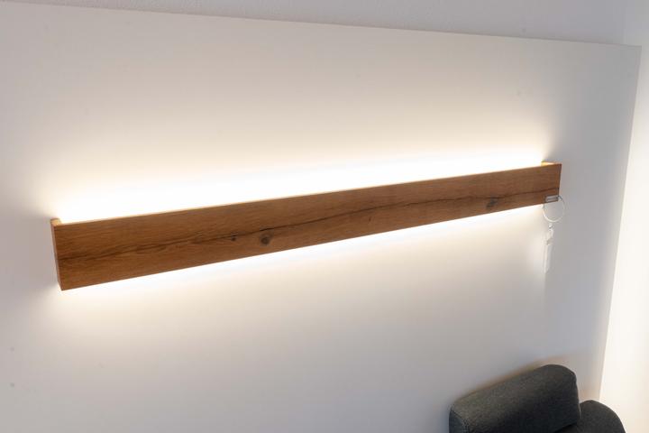 Actual product image kln.swiss Wooden Wall Lamp Linea (5700 lm)