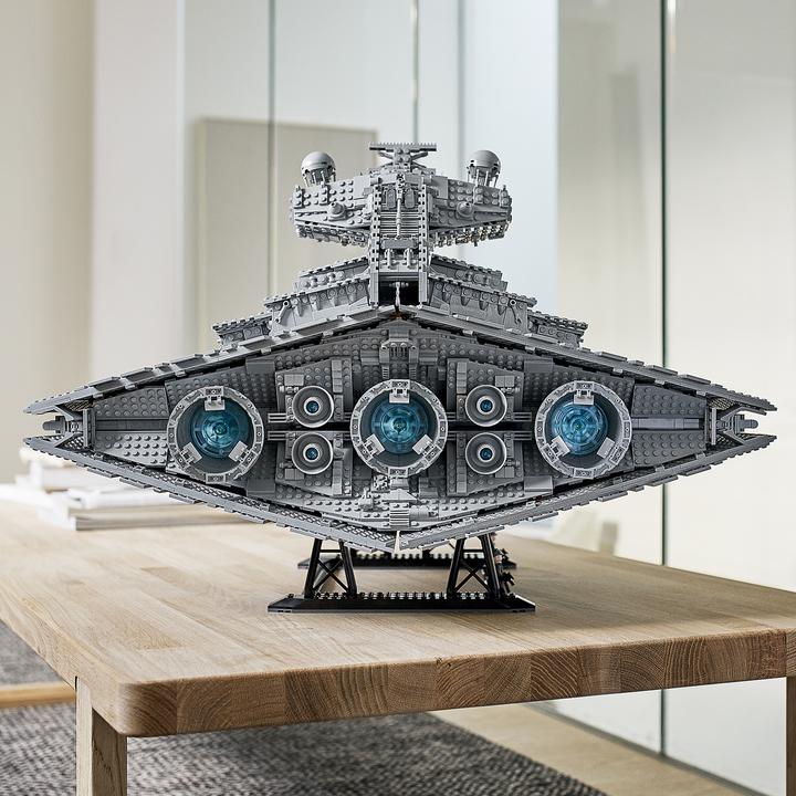 Actual product image LEGO Imperial Star Destroyer (75252, LEGO Rare Sets, LEGO Star Wars)