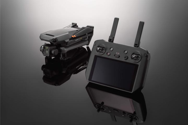 Actual product image DJI RC Pro Controller (Drone remote control, DJI Mavic 3 Classic, DJI Mavic 3 Pro, DJI Mini 3 Pro, DJI Mavic 3 Cine, DJI Mavic 3, DJI Mavic 3 Pro Cine, DJI Air 2S)