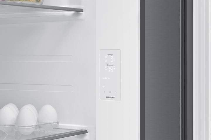 Produktbild Samsung RS70F Side-by-Side mit Metal Cooling und Festwasseranschluss, EEK: B (634 l)