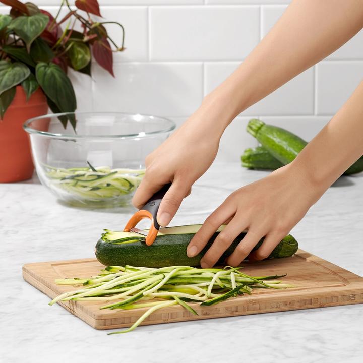 Immagine prodotto OXO Pelatrice di precisione Y GG, Julienne