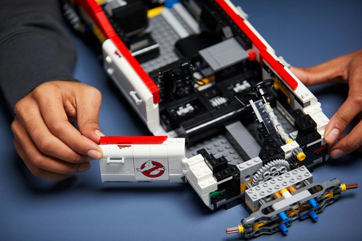 Image du produit LEGO S.O.S. Fantômes ECTO-1 (10274, LEGO Icons, LEGO difficiles à trouver)