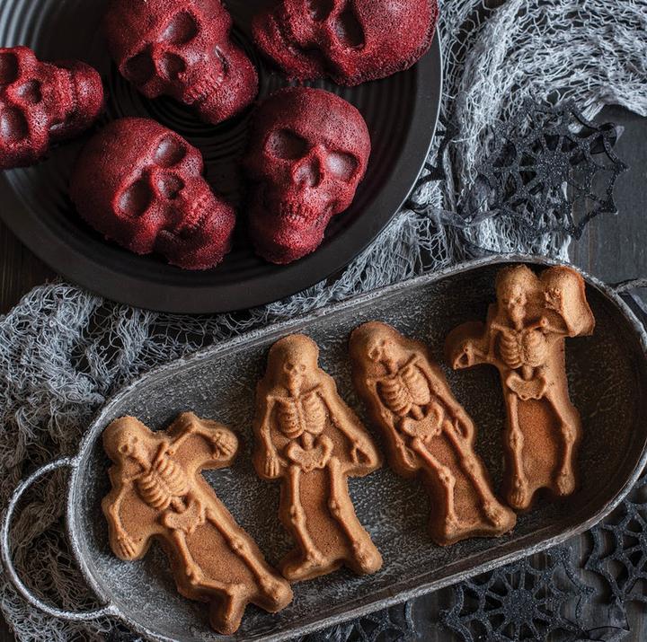 Immagine prodotto Nordic Ware Backform Spooky Skeleton Cakelet