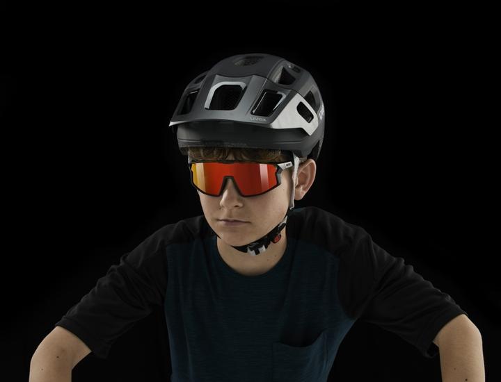 Actual product image Uvex Sports Skyryse jr. (Matt black, Mirror Red)