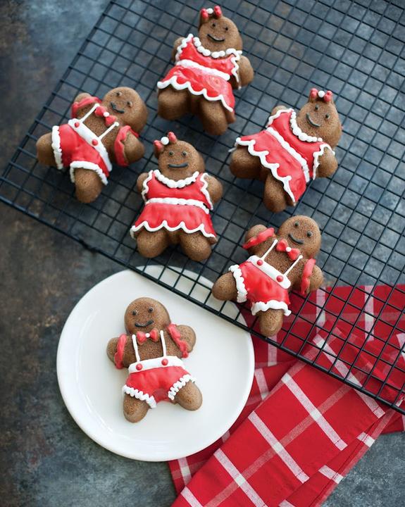 Actual product image Nordic Ware Gingerbread Kids Cakelet Pan