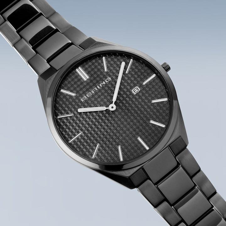 Actual product image Bering Ultra Slim 17240-777 (Analogue wristwatch, 40 mm)