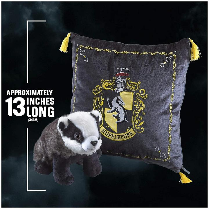 Produktbild Noble Collection Harry Potter: Hufflepuff mit Dachs (34 cm)