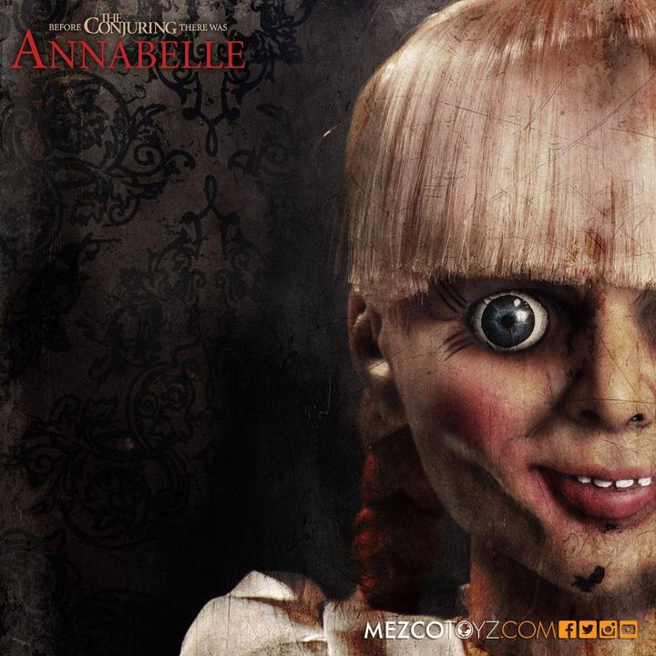 Image du produit Mezco Toys The Conjuring - La Menace : Réplique d'Annabelle