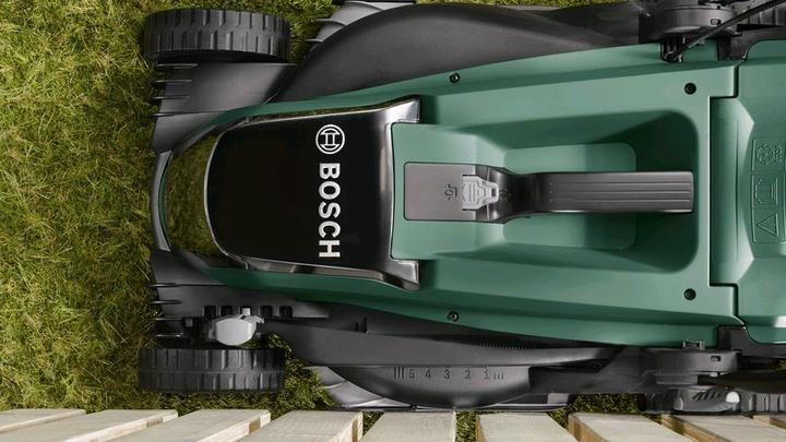 Actual product image Bosch Home & Garden Lawn mower UniversalRotak 450, 1300 W, cutting heig. 25-70mm, cutting width 35cm (Electrical connection)