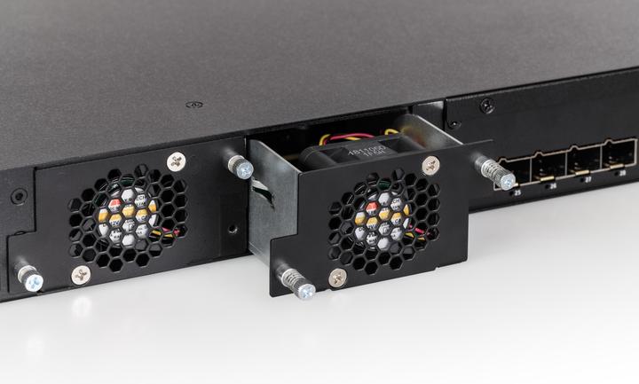 Produktbild Lancom Systems XS-6128QF L3 24xSFP+ davon 4xSFP+Combo & 4xSFP28 (24 Ports)
