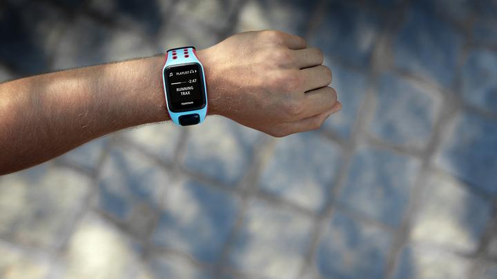 Produktbild TomTom Runner 2 Cardio + Music GPS Watch