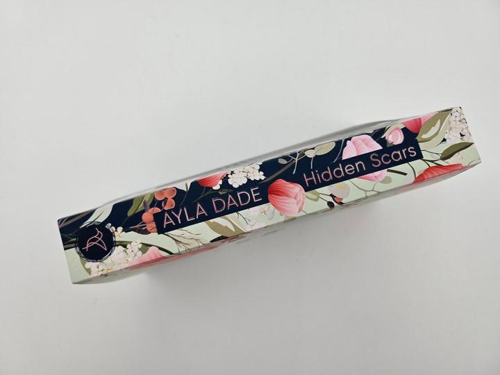 Actual product image Hidden Scars (German, Ayla Dade, 2024)