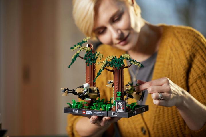 Produktbild LEGO Verfolgungsjagd auf Endor - Diorama (75353, LEGO Star Wars)