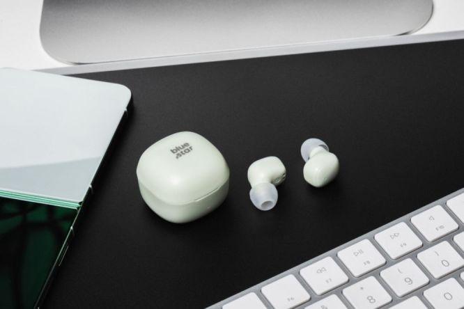 Actual product image Mini A19 Bluetooth headphones (3.50 h, Wireless)