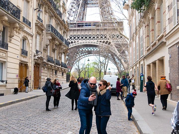 Produktbild Smartbox Besuch des Eiffelturms, Bootsfahrt auf der Seine und Eintritt in den Louvre für 2 Erwachsene und 1 K (3 Pers.)