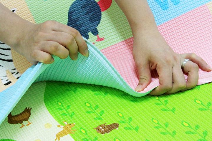 Actual product image Baby Care busy farm (140 x 210 cm)