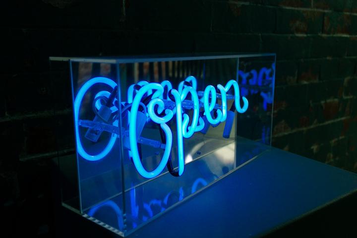 Produktbild Locomocean Acryl-Box Neon - OPEN