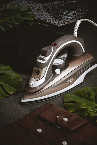 Actual product image Adler AD 5030 Steam Iron Ceramic Ironing Sole (3000 W)