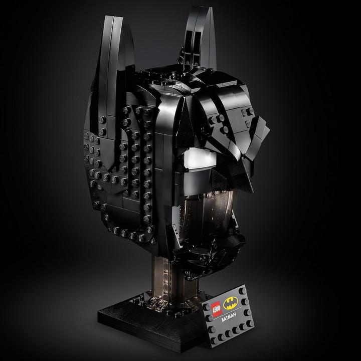 Actual product image LEGO Batman helmet (76182, LEGO DC)