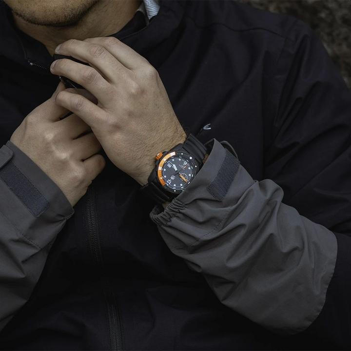 Actual product image Luminox Bear Grylls (Chronograph, 42 mm)