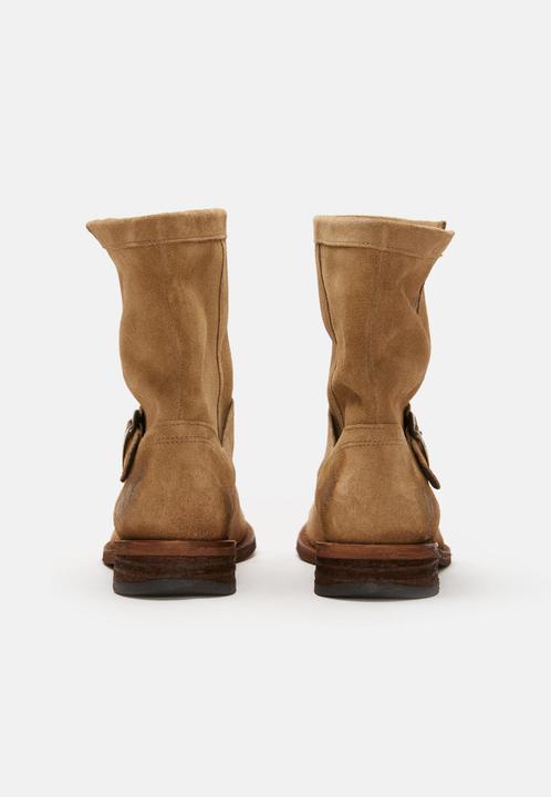 Actual product image Felmini GREDO 7176, the timeless and best-selling biker boot from, is made from soft leather. (40)