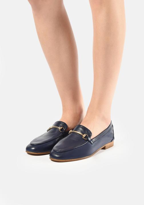 Image du produit Inuovo Ces mocassins de sont certainement le nouveau point fort de toute armoire à chaussures féminine! (42)