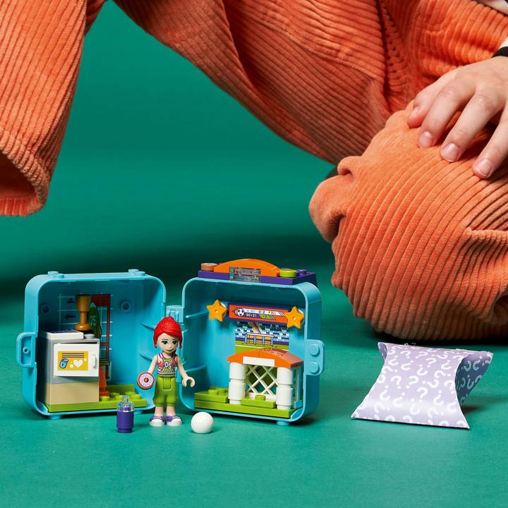 Actual product image LEGO Mia's Football Cube (41669, LEGO Friends)
