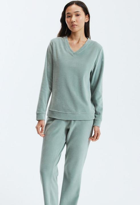 almond green