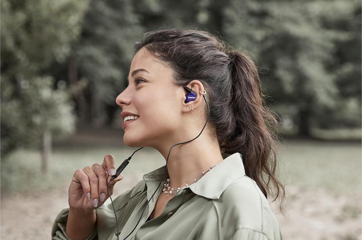 Produktbild Shure In-Ear-Kopfhörer SE215 Special Edition Uni – Violett (keine Geräuschunterdrückung, Kabelgebunden)