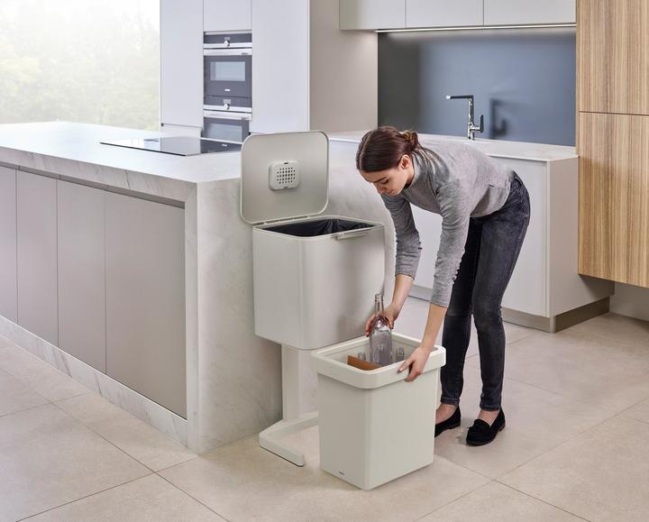 Actual product image Joseph Joseph Totem Pop 40L Waste Separation & Recycling Unit - Stone (40 l)