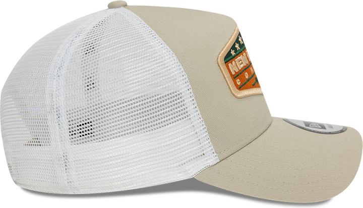 Produktbild New Era A-Frame Mesh Trucker Cap - Vintage Brand Beige (One Size)
