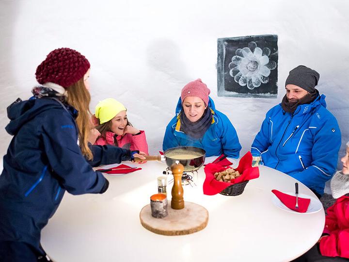 Produktbild Smartbox Winterzauber in den Alpen: Übernachtung im Iglu-Dorf Gstaad für die ganze Familie (4 Pers.)