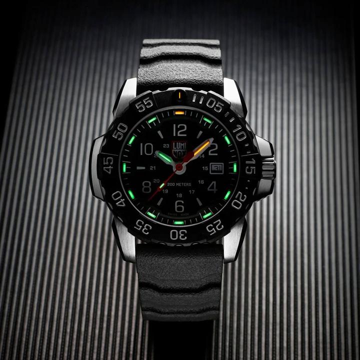 Image du produit Luminox Navy Seal Steel 3250 Series (Montre de plongée, 45 mm)