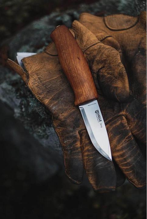 Produktbild Helle Gürtelmesser Skog, Dreilagenstahl, Buchenholzgriff, Lederscheide (7.60 cm)