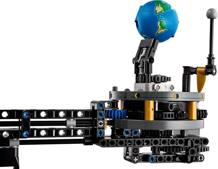 Actual product image LEGO Sun Earth Moon Model (42179, LEGO Technic)