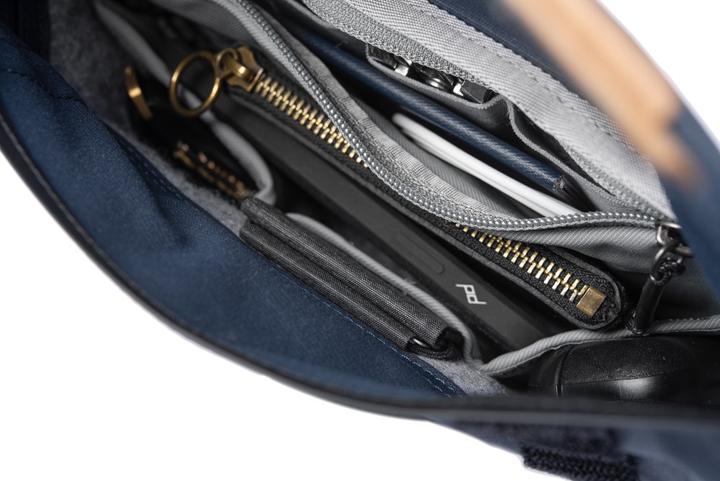 Image du produit Peak Design Pochette de terrain v2 (Sac à bandoulière pour appareil photo, Sacoche de hanche pour appareil photo, 3 l)