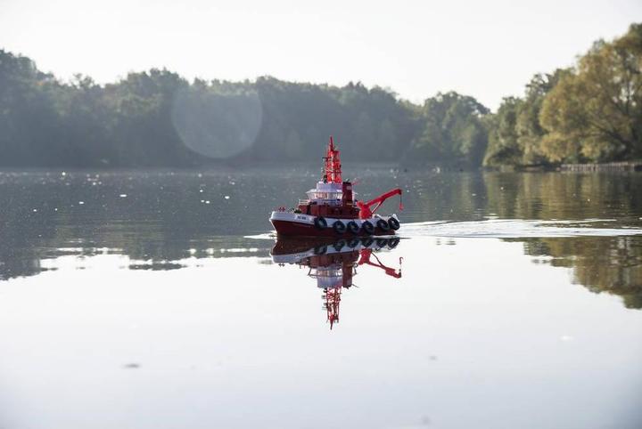 Actual product image Carson RC FIRE BOAT TC-08 2.4G 100% RTR