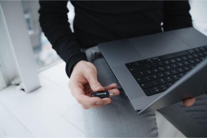 Actual product image Verbatim Retractable 128GB USB 3.2 Gen 1 USB-C (128 GB, USB-C)
