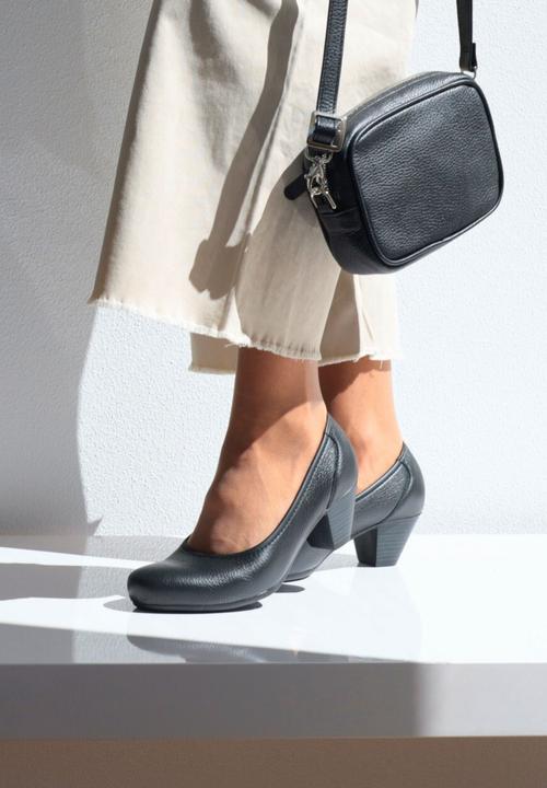 Actual product image Vitaform Pumps Supersoft (37)