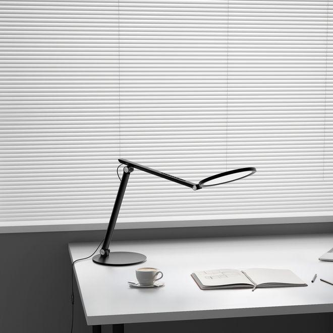 Produktbild Old Shark LED Schreibtisch Lampe rotierbar und faltbar (756 lm)