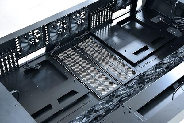 Produktbild Lian-Li DK-05F (ATX, mATX, Mini-ITX, E-ATX)
