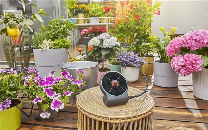 Produktbild Gardena Solar AquaBloom Set (Tropfbewässerung Set)