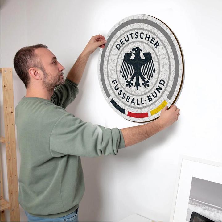 Immagine prodotto Iconic Squadra nazionale di calcio tedesca - Logo - Puzzle in Legno Taglia S (150 Pezzi) (150 pezzi)