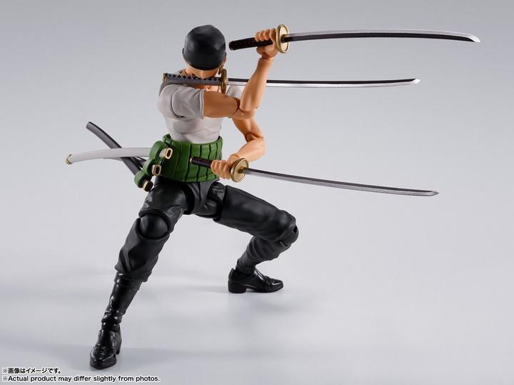 Actual product image Bandai One Piece S.H.Figuarts Roronoa Zoro Romance Dawn Version