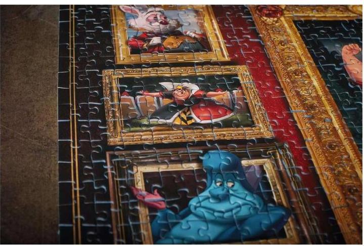 Actual product image Ravensburger Disney Villainous: Queen of Hearts (1000 pieces)